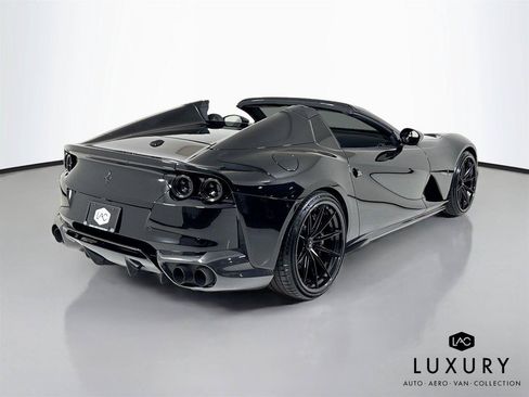 Used 2021 Ferrari 812 GTS RWD image 6