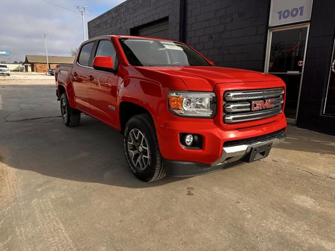 Used 2015 GMC Canyon SLE w/ All-Terrain Package image 2