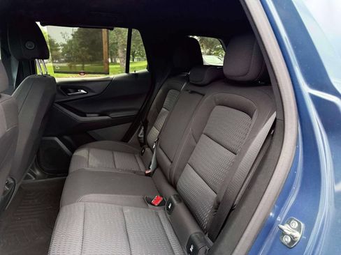 Used 2025 Chevrolet Equinox LT w/ Safety and Technology Package FWD image 12