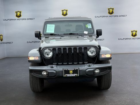 Used 2023 Jeep Gladiator Sport AWD/4WD image 8