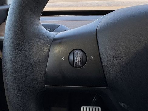 Used 2021 Tesla Model Y Performance image 16