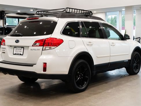 Used 2014 Subaru Outback 2.5i Limited image 4