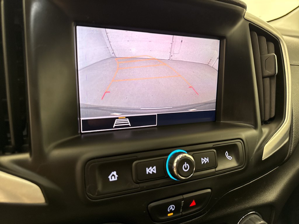 Used 2024 GMC Terrain SLE w/ Driver Convenience Package AWD/4WD image 19