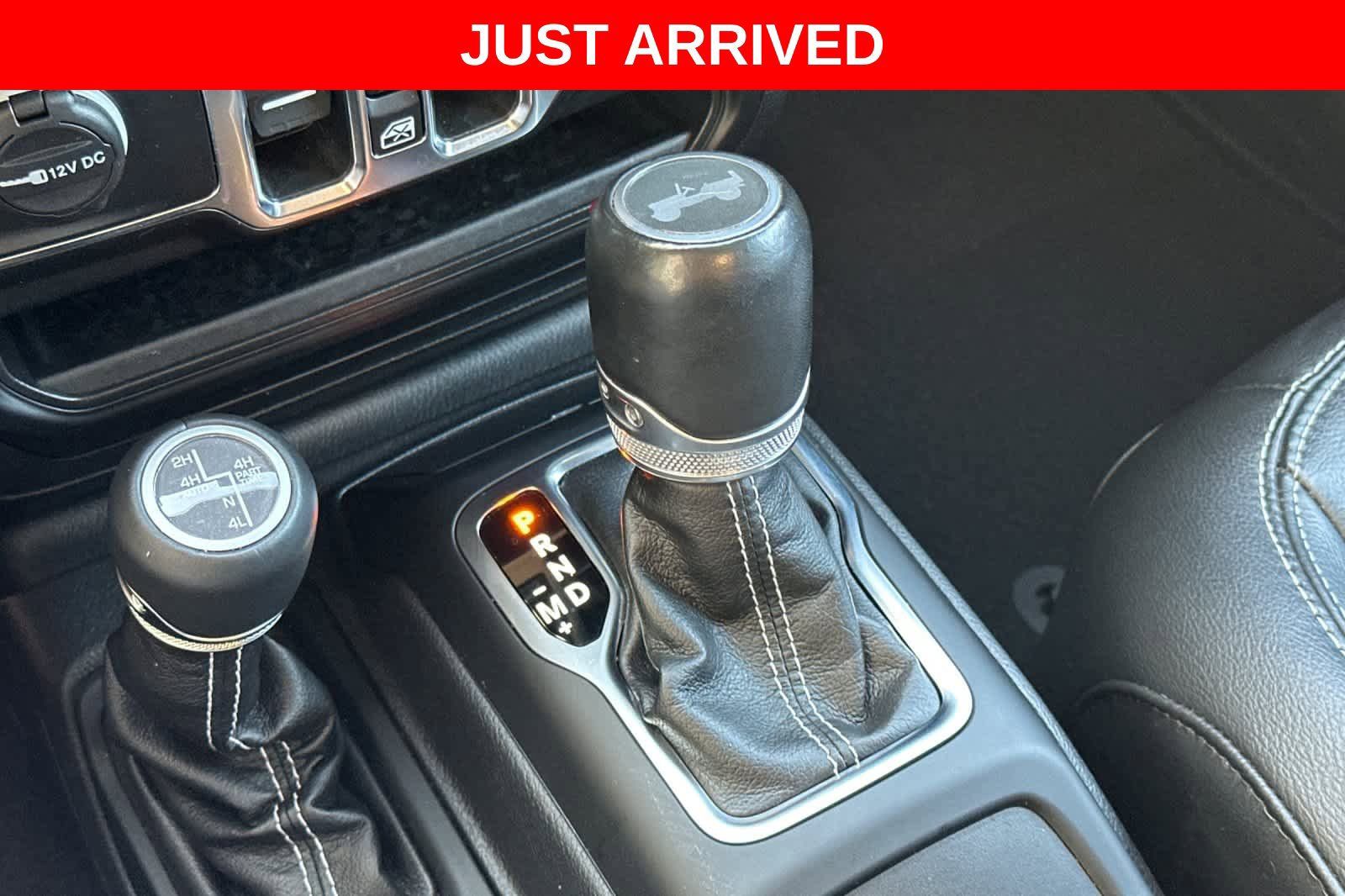 Used 2023 Jeep Wrangler Unlimited Sahara AWD/4WD image 23