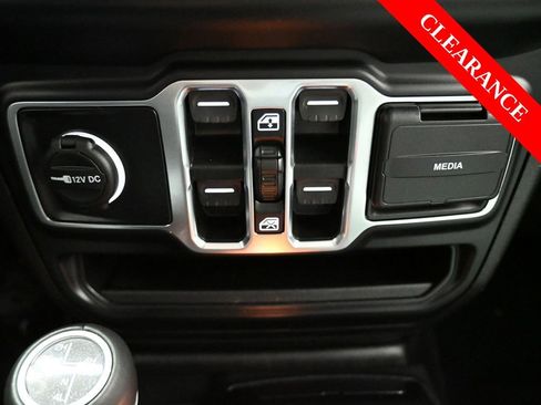 Used 2022 Jeep Wrangler Unlimited Sahara image 30