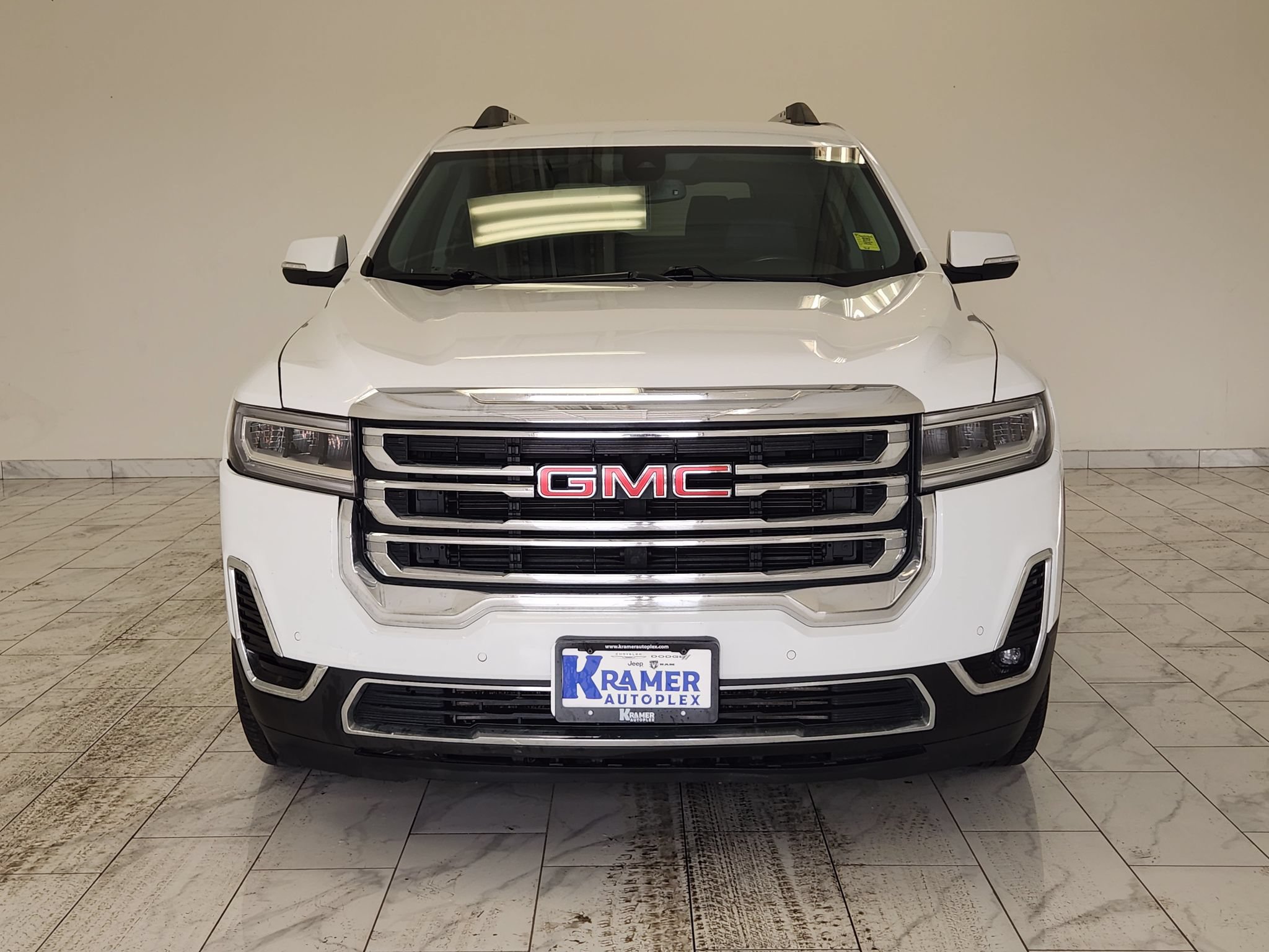 Used 2023 GMC Acadia SLT FWD image 2