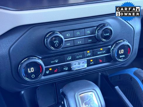 Used 2023 Ford Bronco Wildtrak image 28