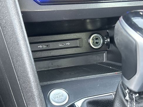 Used 2023 Volkswagen Tiguan SE w/ Panoramic Sunroof Package FWD image 26