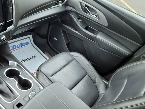 Used 2023 Chevrolet Traverse LT w/ LT Premium Package image 23