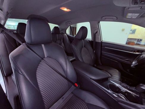 Used 2019 Toyota Camry SE image 13