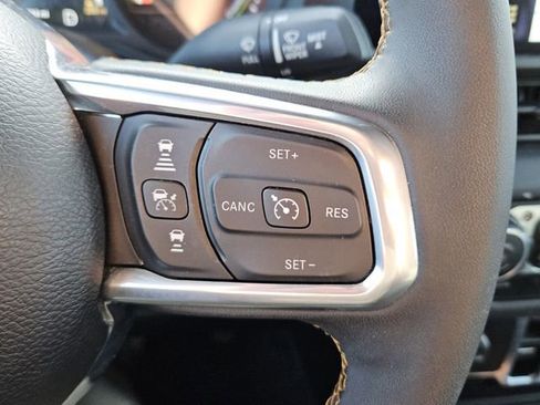 Used 2024 Jeep Wrangler Unlimited Sahara w/ Safety Group image 13