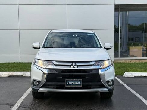 Used 2016 Mitsubishi Outlander SE AWD/4WD image 3