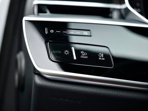 New 2025 Audi S8 AWD/4WD image 19