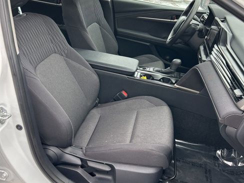 Used 2025 Toyota Camry LE image 2