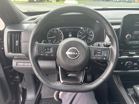 Used 2025 Nissan Pathfinder Rock Creek AWD/4WD image 23