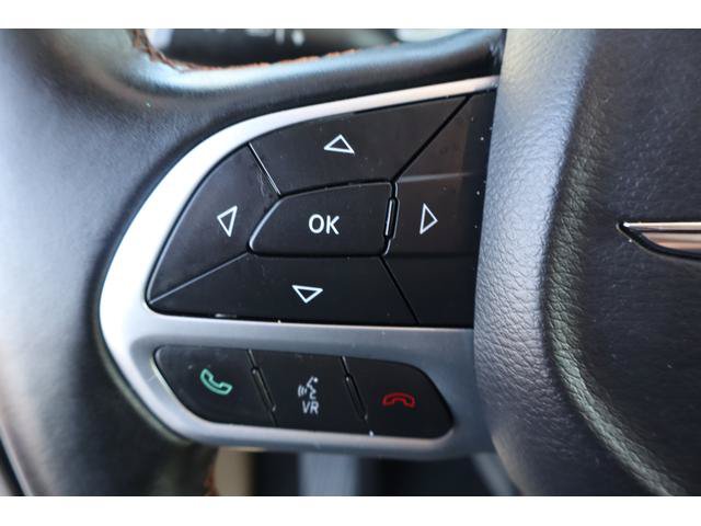 Used 2017 Chrysler Pacifica Touring-L FWD image 10