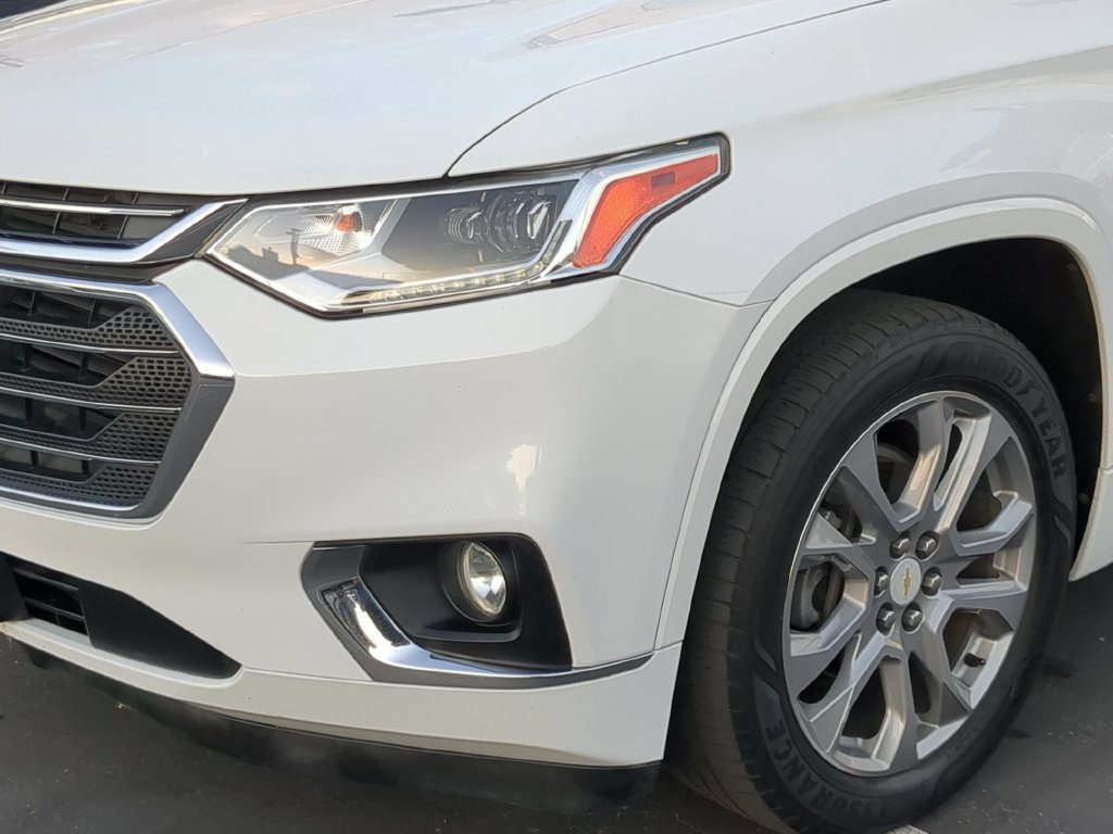 Used 2018 Chevrolet Traverse Premier w/ Driver Confidence II Package FWD image 9