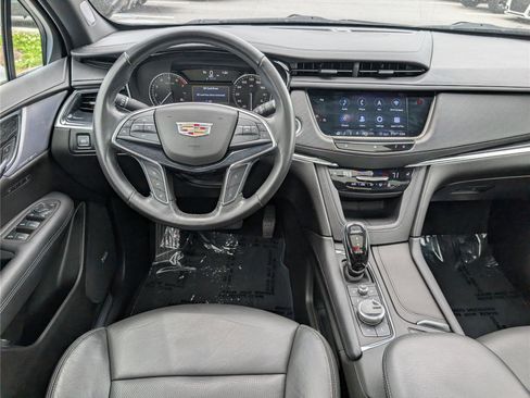 Used 2020 Cadillac XT5 Premium Luxury FWD image 18