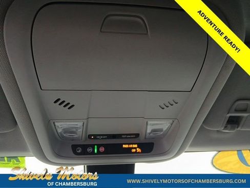 Used 2020 GMC Terrain SLE w/ Driver Convenience Package AWD/4WD image 16