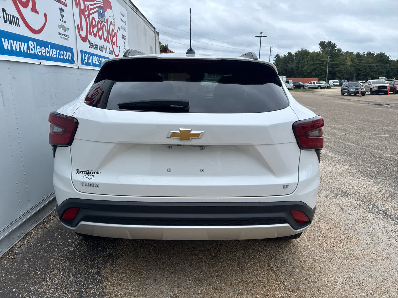 Used 2025 Chevrolet Trax LT FWD image 4