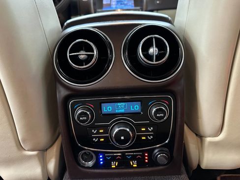 Used 2011 Jaguar XJ image 30