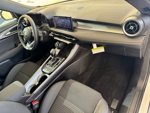 New 2025 Alfa Romeo Tonale Base image 13