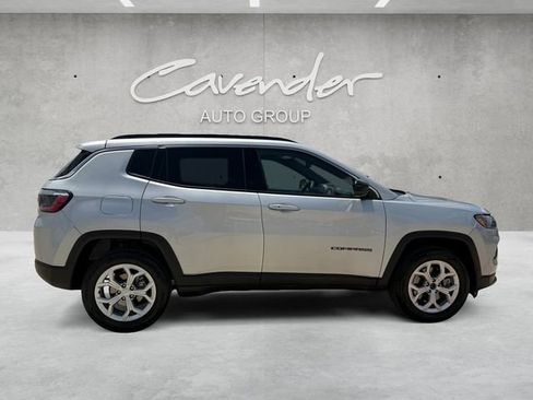 Used 2024 Jeep Compass Latitude AWD/4WD image 18