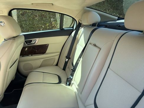 Used 2013 Jaguar XF 3.0 image 19