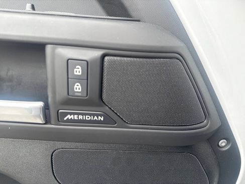 Used 2025 Land Rover Defender 110 S AWD/4WD image 19