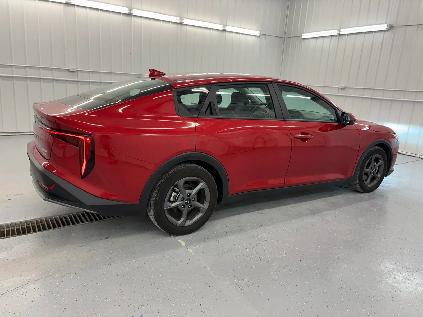 Used 2025 Kia K4 FWD image 3