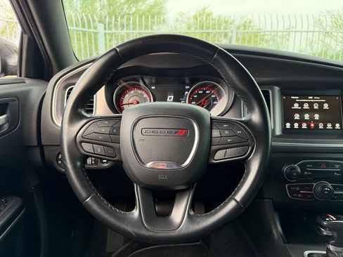 Used 2022 Dodge Charger SXT RWD image 8