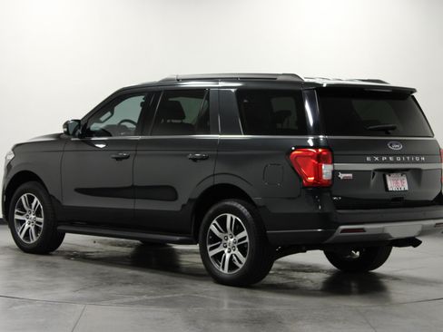 Used 2024 Ford Expedition XLT RWD image 6