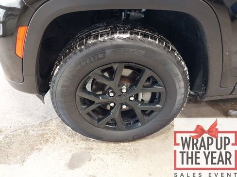 Used 2024 Jeep Grand Cherokee Altitude image 21