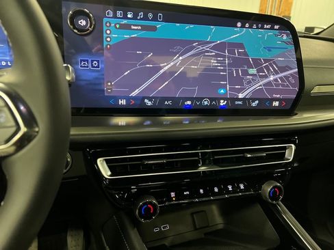 New 2026 Chevrolet Traverse LT w/ Sun and Wheel Package image 22