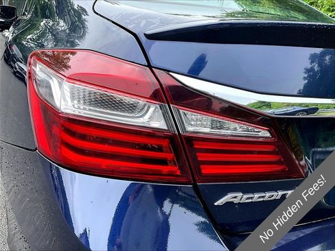 Used 2017 Honda Accord Sport Special Edition image 28