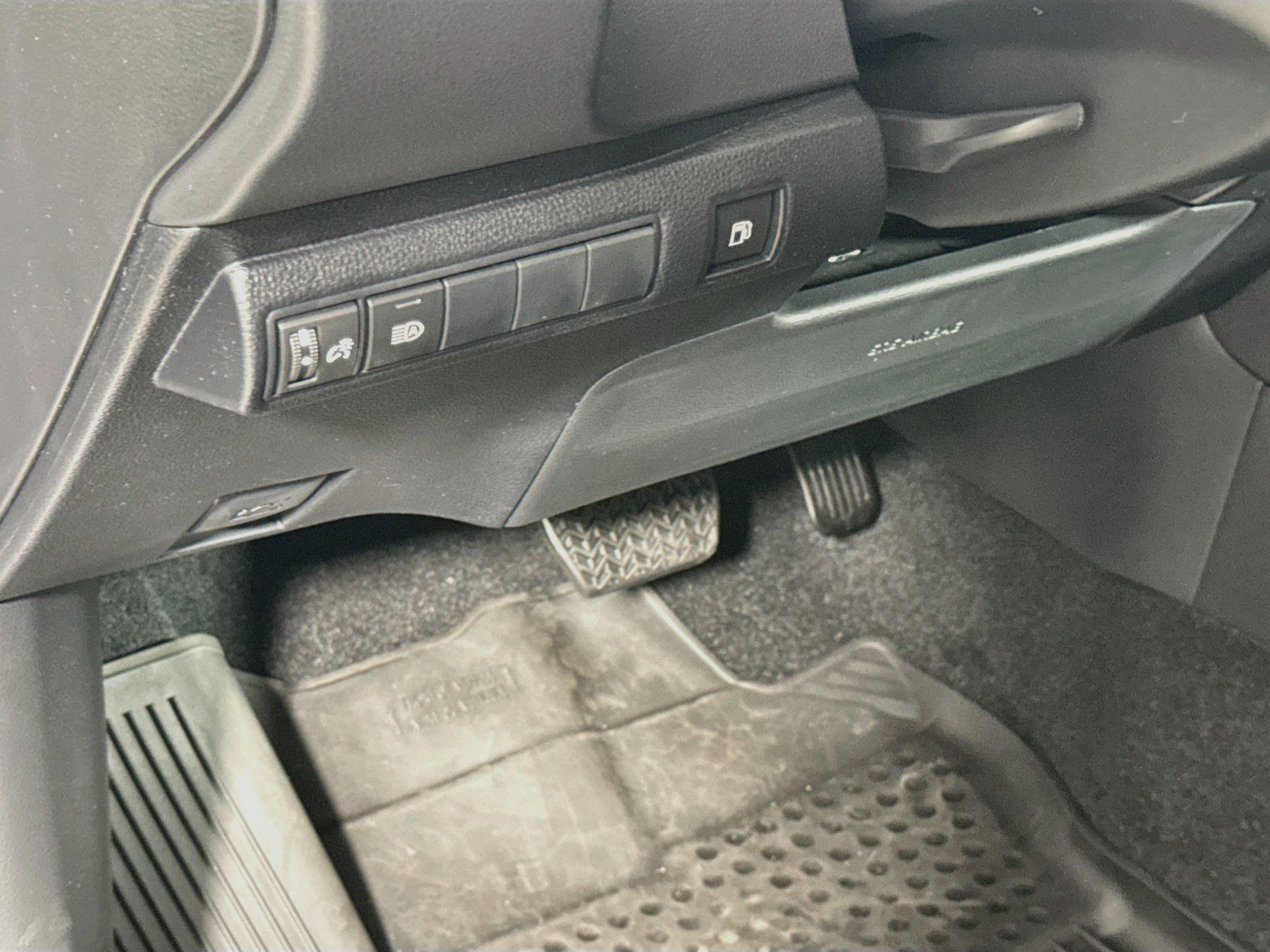 New 2026 Toyota Corolla XLE FWD image 10