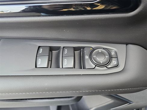 New 2026 Chevrolet Suburban LS image 25