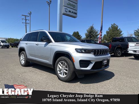 Used 2025 Jeep Grand Cherokee Laredo X w/ Trailer Tow Package image 1