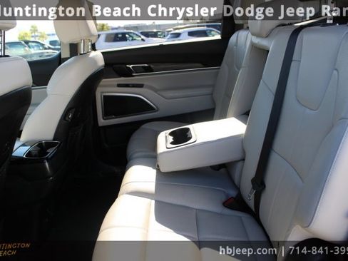 Used 2021 Kia Telluride EX image 32