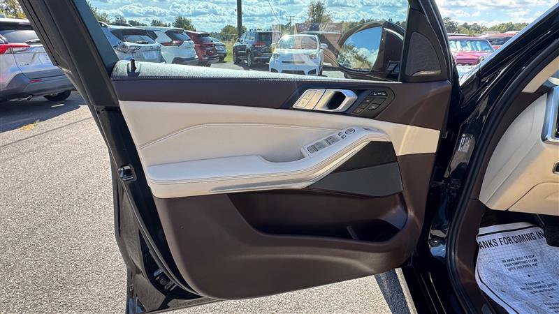 Used 2019 BMW X7 xDrive50i w/ Cold Weather Package AWD/4WD image 30
