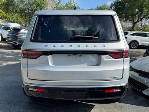 Used 2024 Jeep Wagoneer Series II w/ Flexible Seating Group image 3