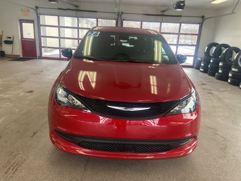 New 2026 Chrysler Voyager LX image 2