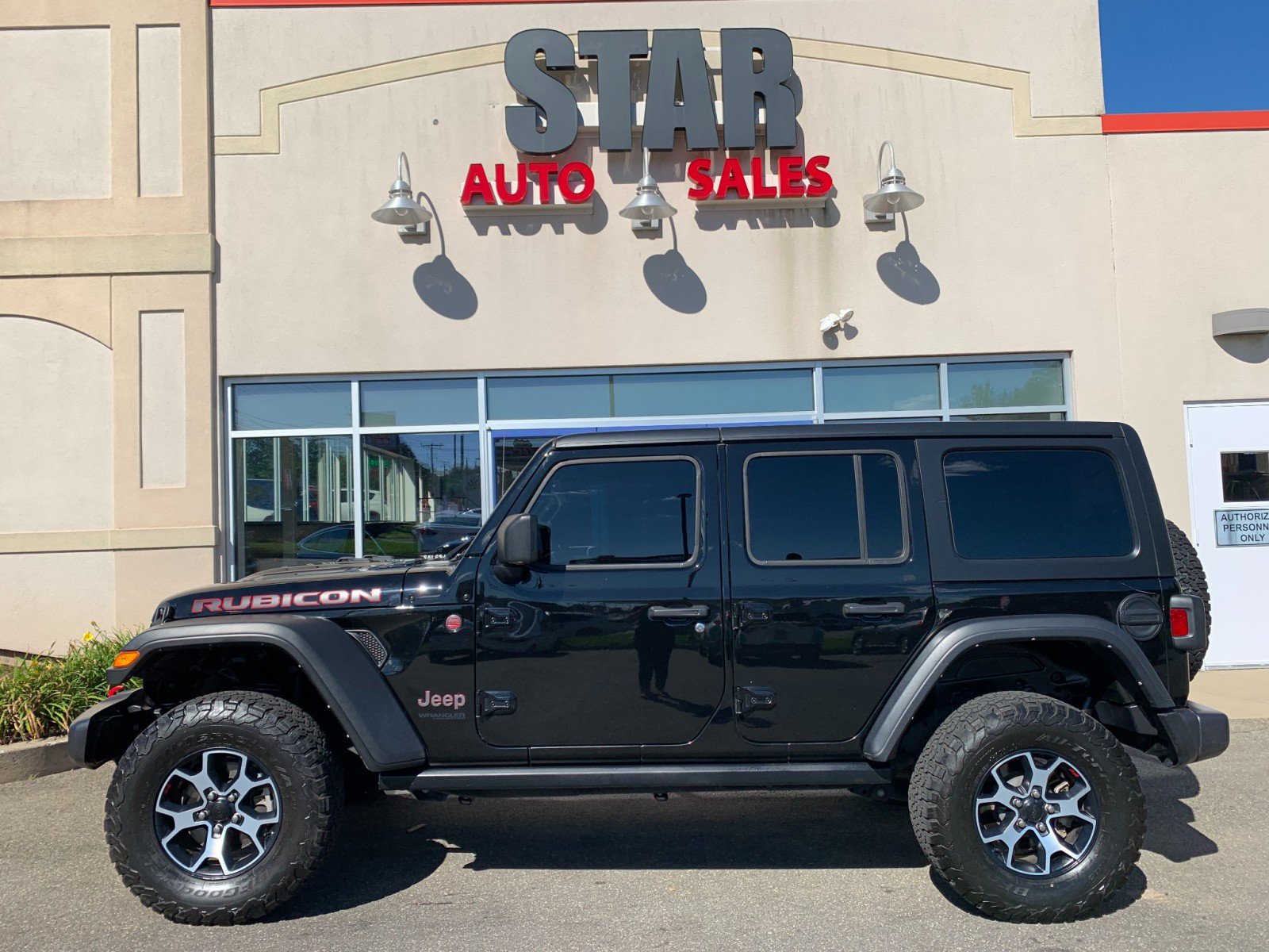 Used 2022 Jeep Wrangler Unlimited Rubicon AWD/4WD image 4