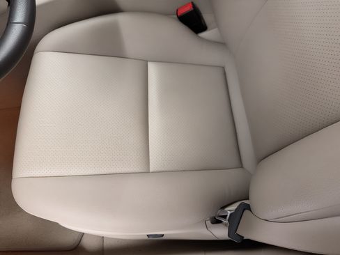 Used 2011 Mercedes-Benz C 300 Sedan image 16