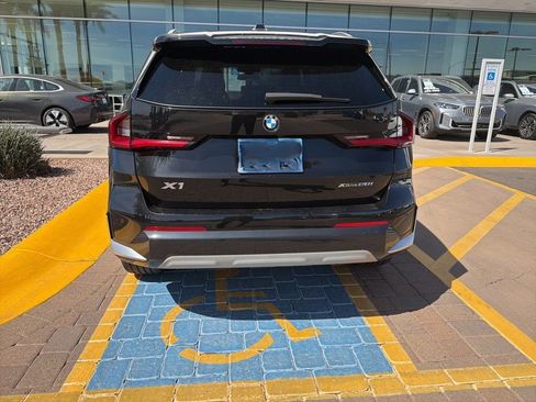 Used 2025 BMW X1 xDrive28i w/ Technology Package image 4