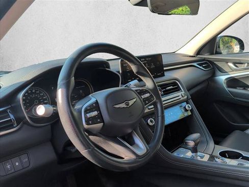 Used 2025 Genesis G70 2.5T RWD image 10