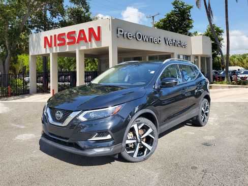 Used 2021 Nissan Rogue Sport SL w/ Premium Package image 1
