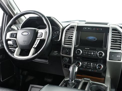 Used 2016 Ford F150 Lariat w/ Equipment Group 502A Luxury AWD/4WD image 8