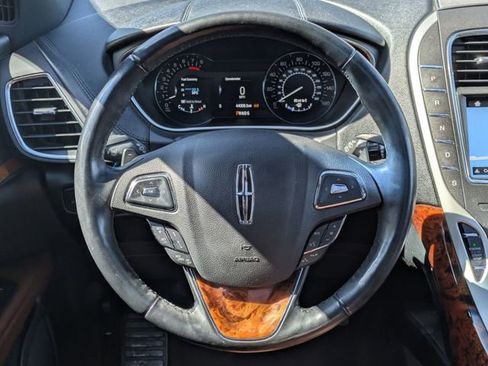 Used 2018 Lincoln MKX Reserve w/ Driver Assistance Package FWD image 16