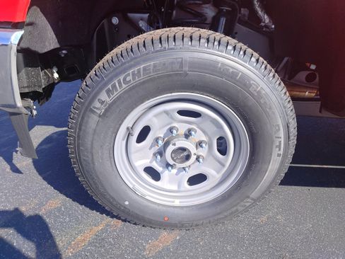 New 2026 Ford F250 XL w/ XL Chrome Package image 4